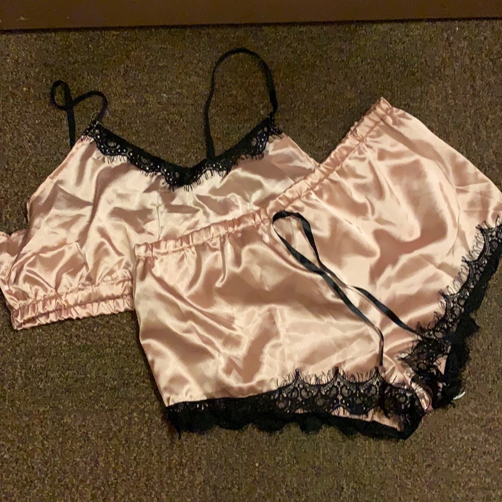 SILKY SHORTS AND CROP TOP